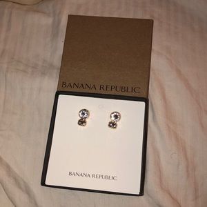 Women’s earrings